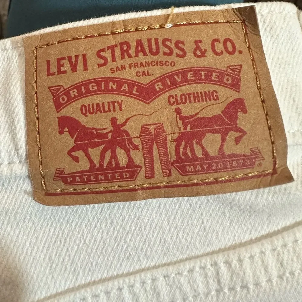 Levi’s Mid-length short, white, size 31
